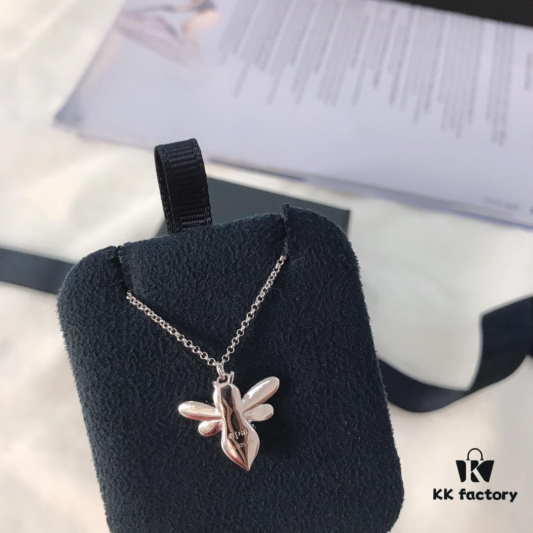 APM Monaco Bee Necklace, Original New Release, Stylish and Trendy Design, Perfect Gift for Girlfriend or Loved One