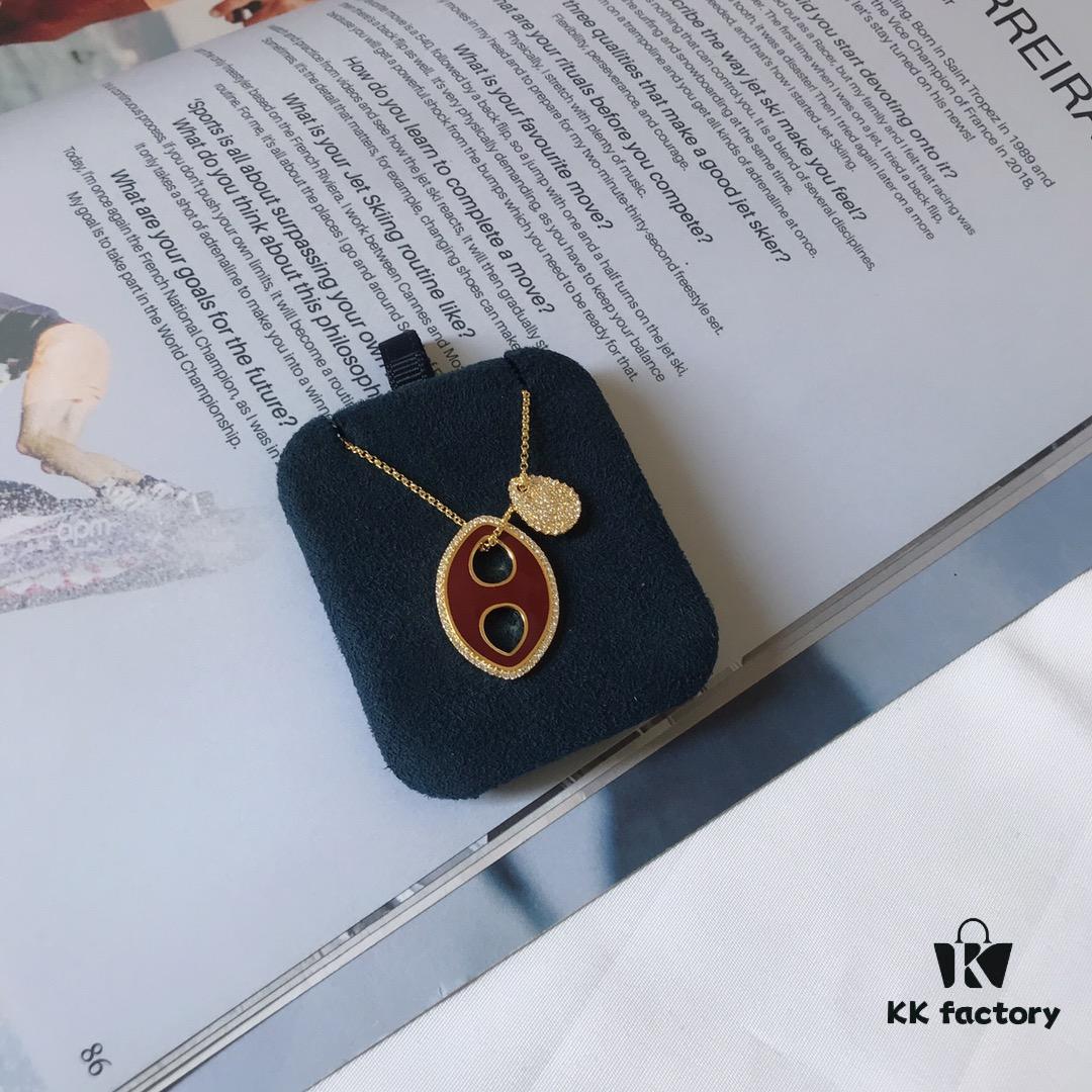 APM Monaco Vintage-Style Enamel Necklace, New Arrival with Unique Design, Perfect Gift for Fall and Winter