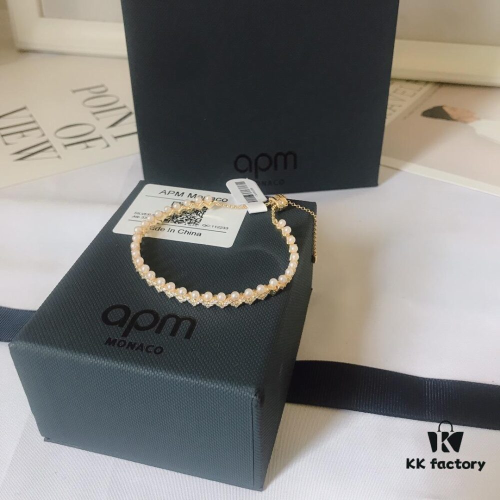 APM Monaco Wave Pearl Bracelet, Stylish and Trendy Unisex Design, Perfect Gift for Girlfriend or Loved One