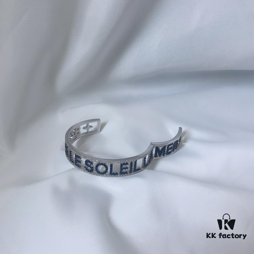 APM Monaco Letter Bracelet, Stylish and Minimalist Design, Versatile and Elegant, Ideal Gift Choice