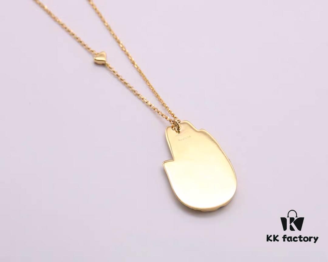 APM Monaco Diamond-Encrusted Lucky Hand Necklace, Fashionable and Unique Pendant for Sweaters, Collarbone Chain