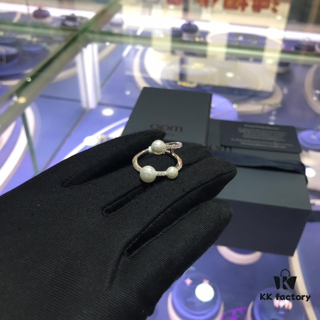 APM Monaco Pearl Ring for Women, Sterling Silver Index Finger Adjustable Open Ring, Vintage and Elegant Design