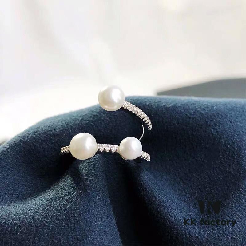 APM Monaco Pearl Ring for Women, Sterling Silver Index Finger Adjustable Open Ring, Vintage and Elegant Design