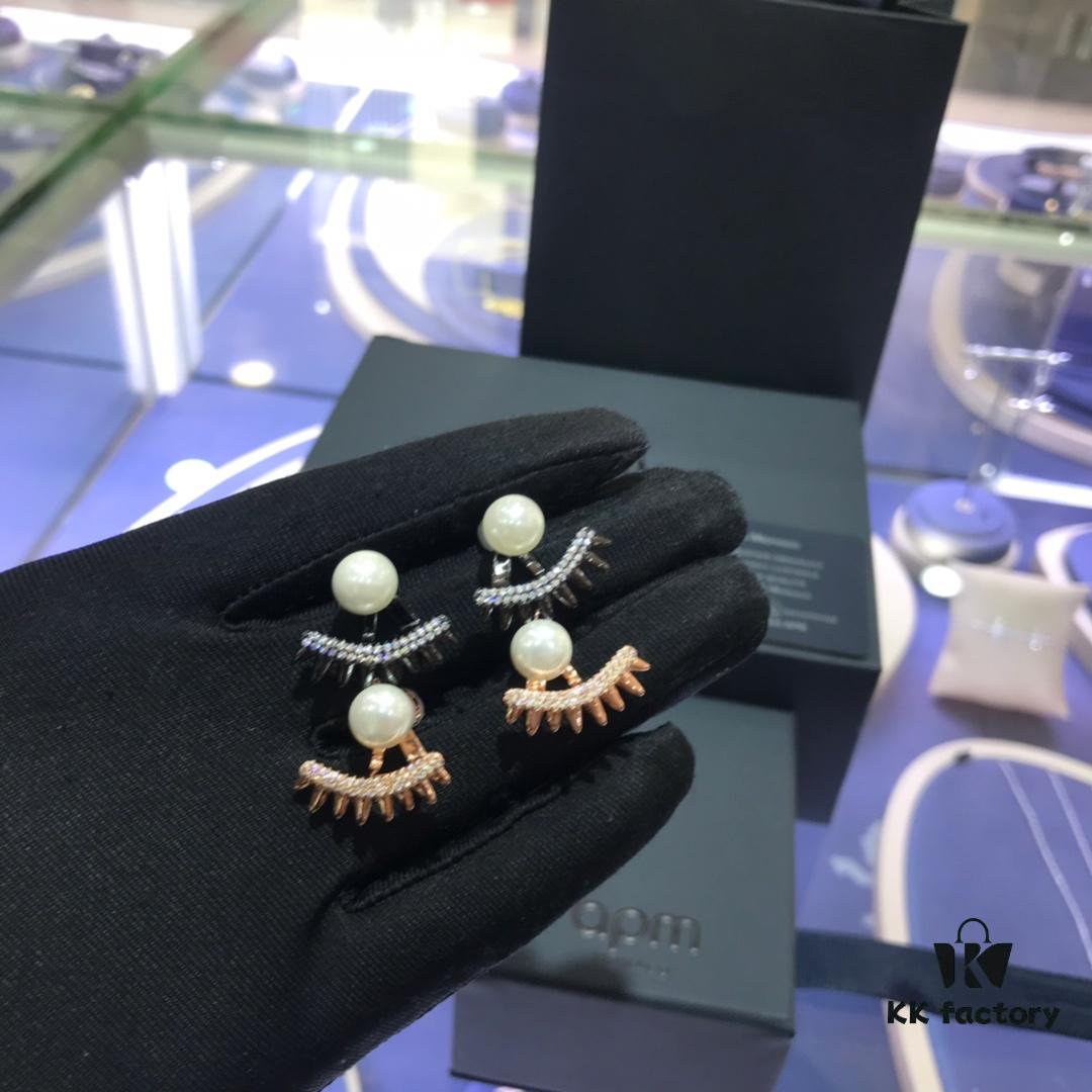 APM Monaco Crystal-Encrusted Zigzag Eyelash Stud Earrings with Freshwater Pearl, Detachable Two-Way Design