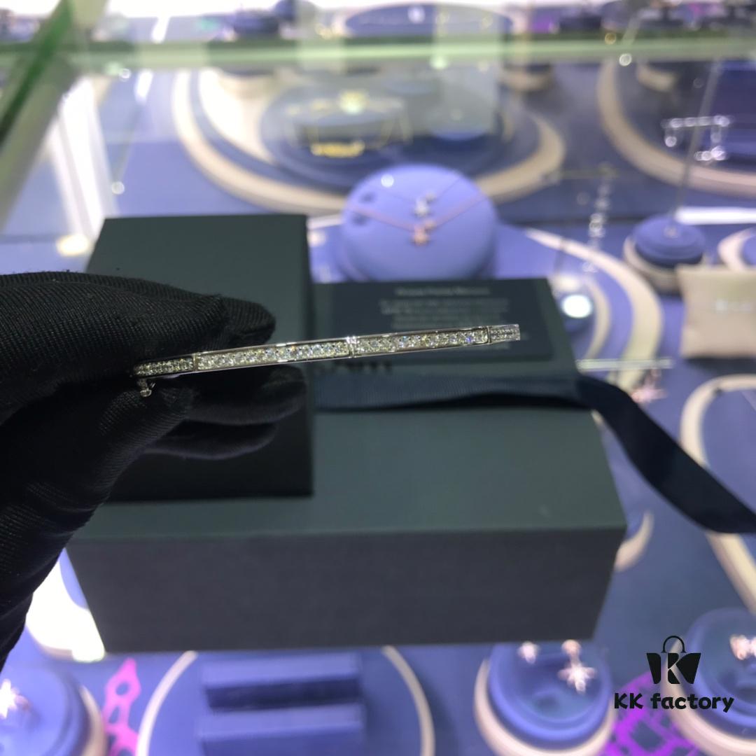 APM Monaco Octagonal Geometric Silver Bracelet for Women, Stylish European Minimalist Design Unisex Jewelry