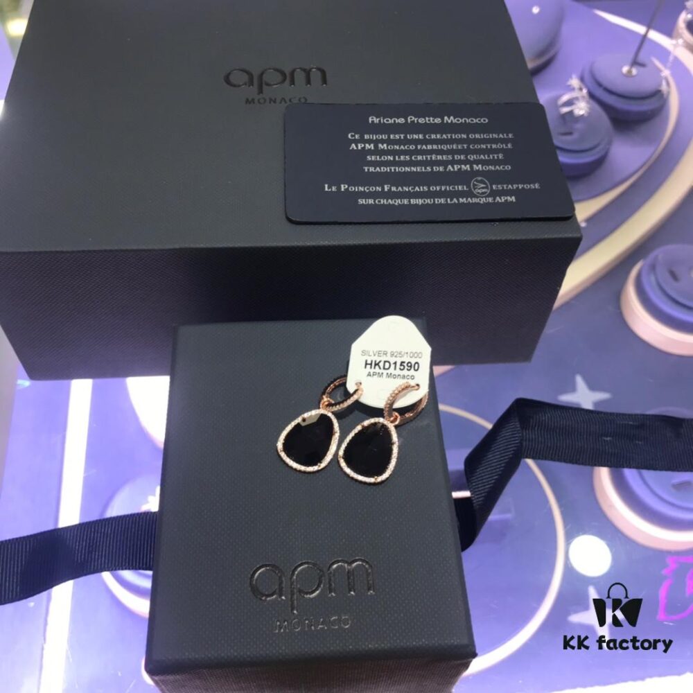 APM Monaco White Mother-of-Pearl Earrings for Women, Romantic and Elegant Urban Dangle Earrings 0658095