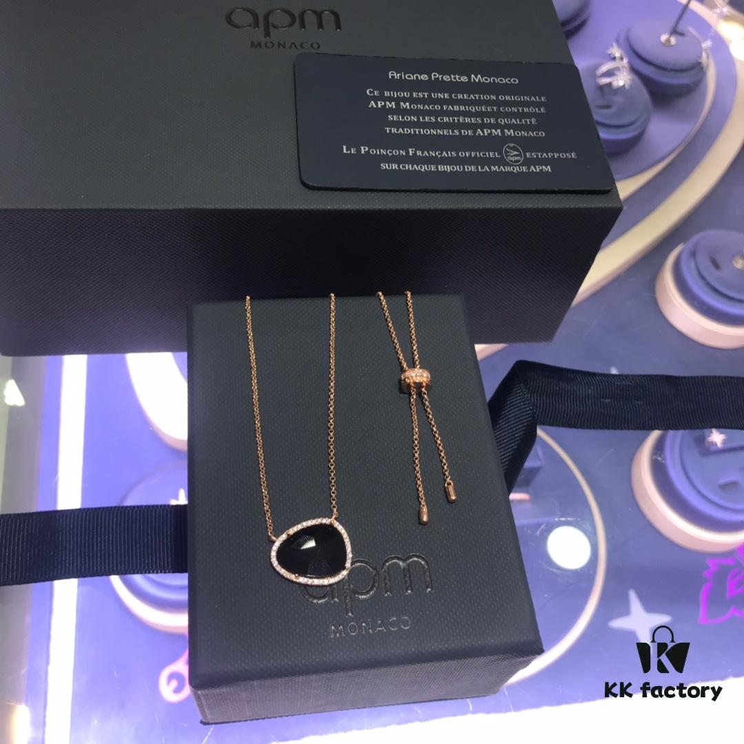 APM Monaco Crystal White Mother-of-Pearl Necklace for Women, Fashionable Collarbone Chain Accessory for Stylish Best Friends