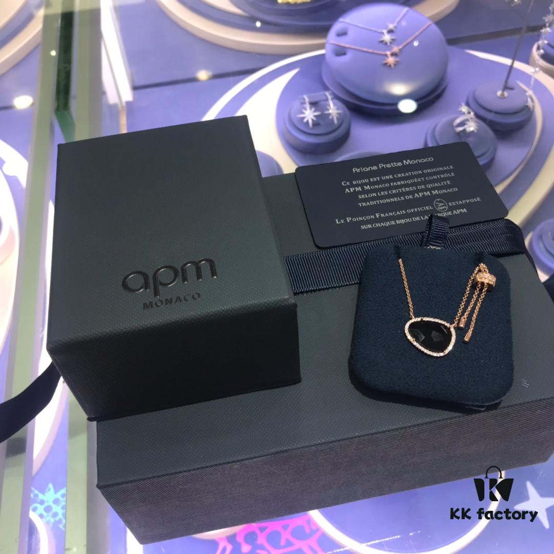 APM Monaco Crystal White Mother-of-Pearl Necklace for Women, Fashionable Collarbone Chain Accessory for Stylish Best Friends