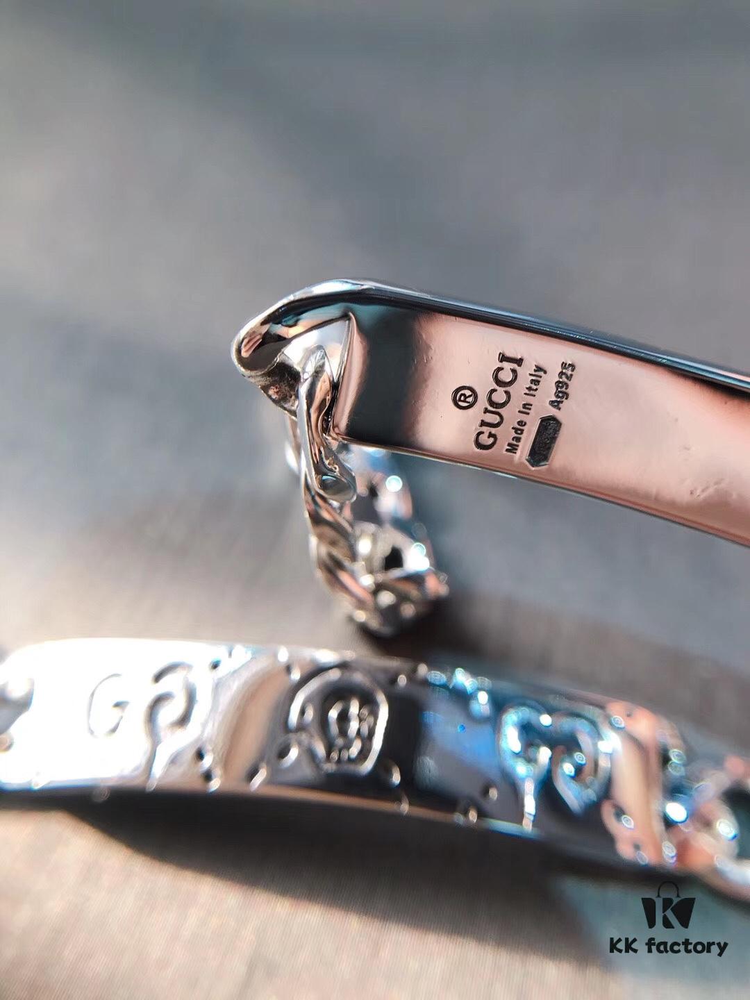 Gucci Skull Couple Bracelet, Cabinet-Synchronized Material, 925 Sterling Silver with Exquisite Clasp Detail, Nearly Perfect Condition