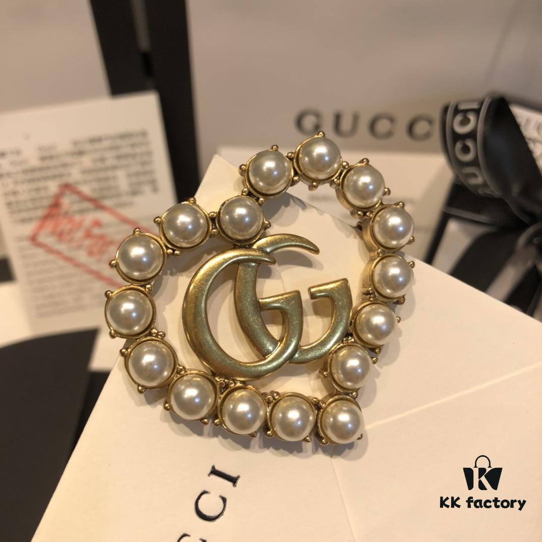 GUCCI Pearl Double G Heart Brooch
