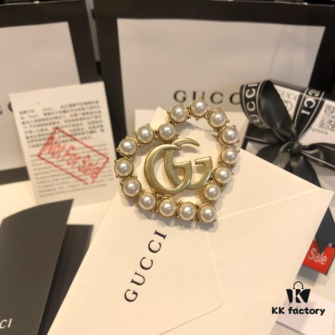 GUCCI Pearl Double G Heart Brooch