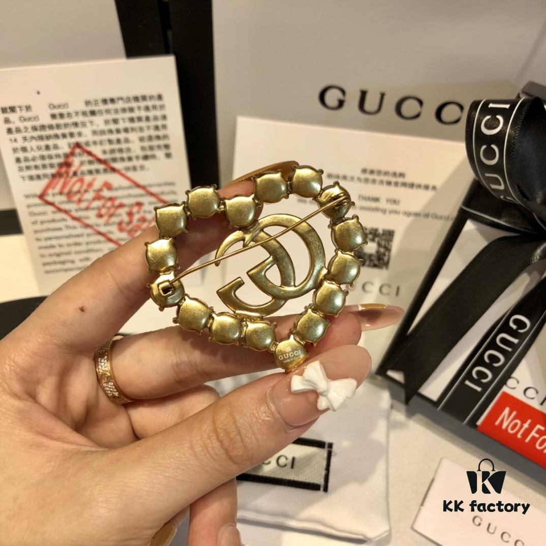 GUCCI Pearl Double G Heart Brooch