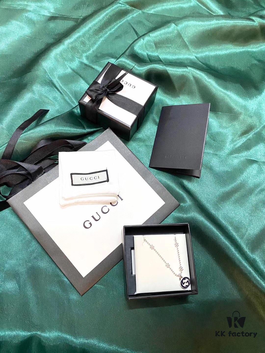 Authentic Replica (Matching Quality) New Arrival Gucci Cactus Silver Chain Necklace with Interlocking G Pendant