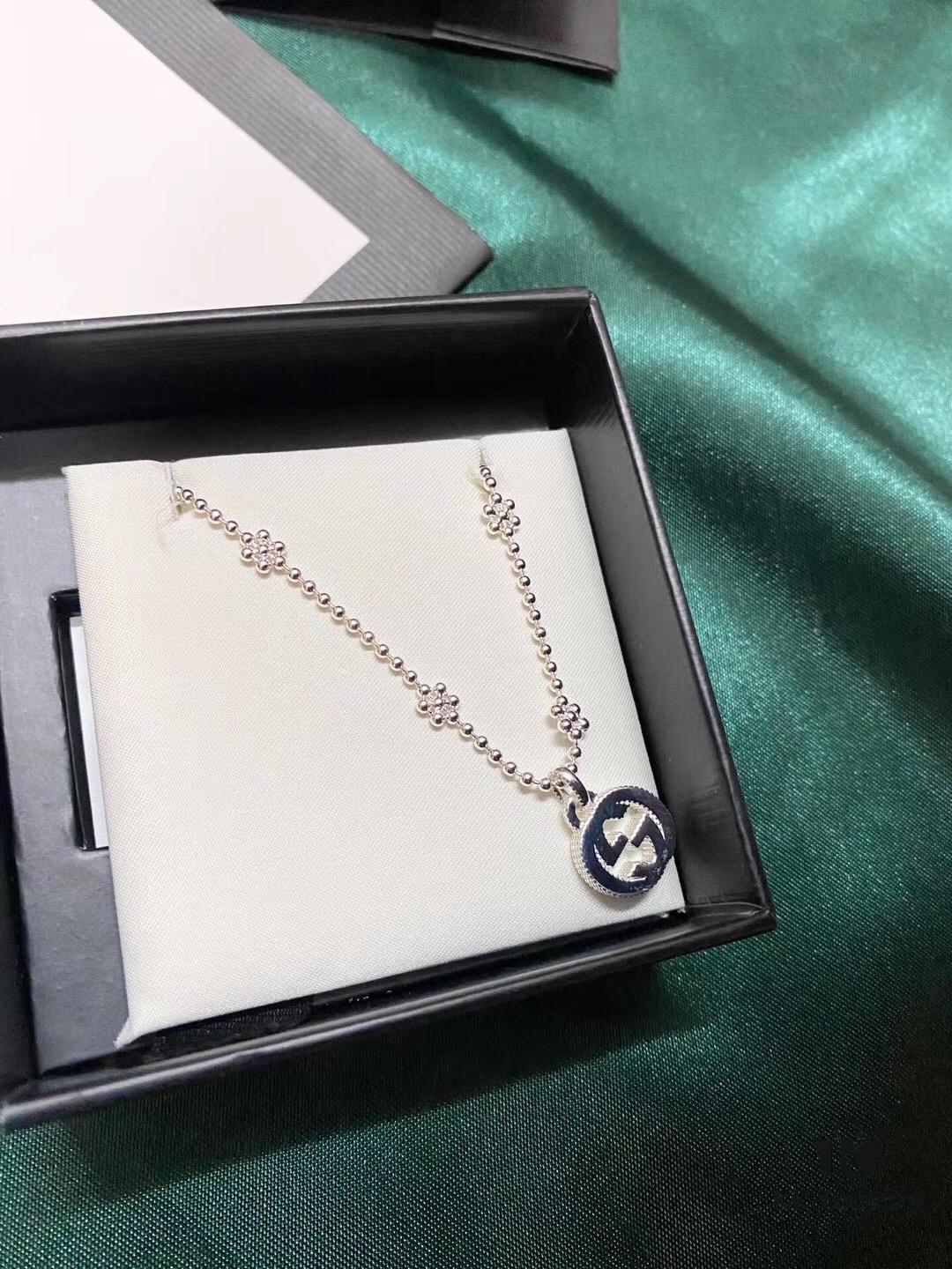 Authentic Replica (Matching Quality) New Arrival Gucci Cactus Silver Chain Necklace with Interlocking G Pendant