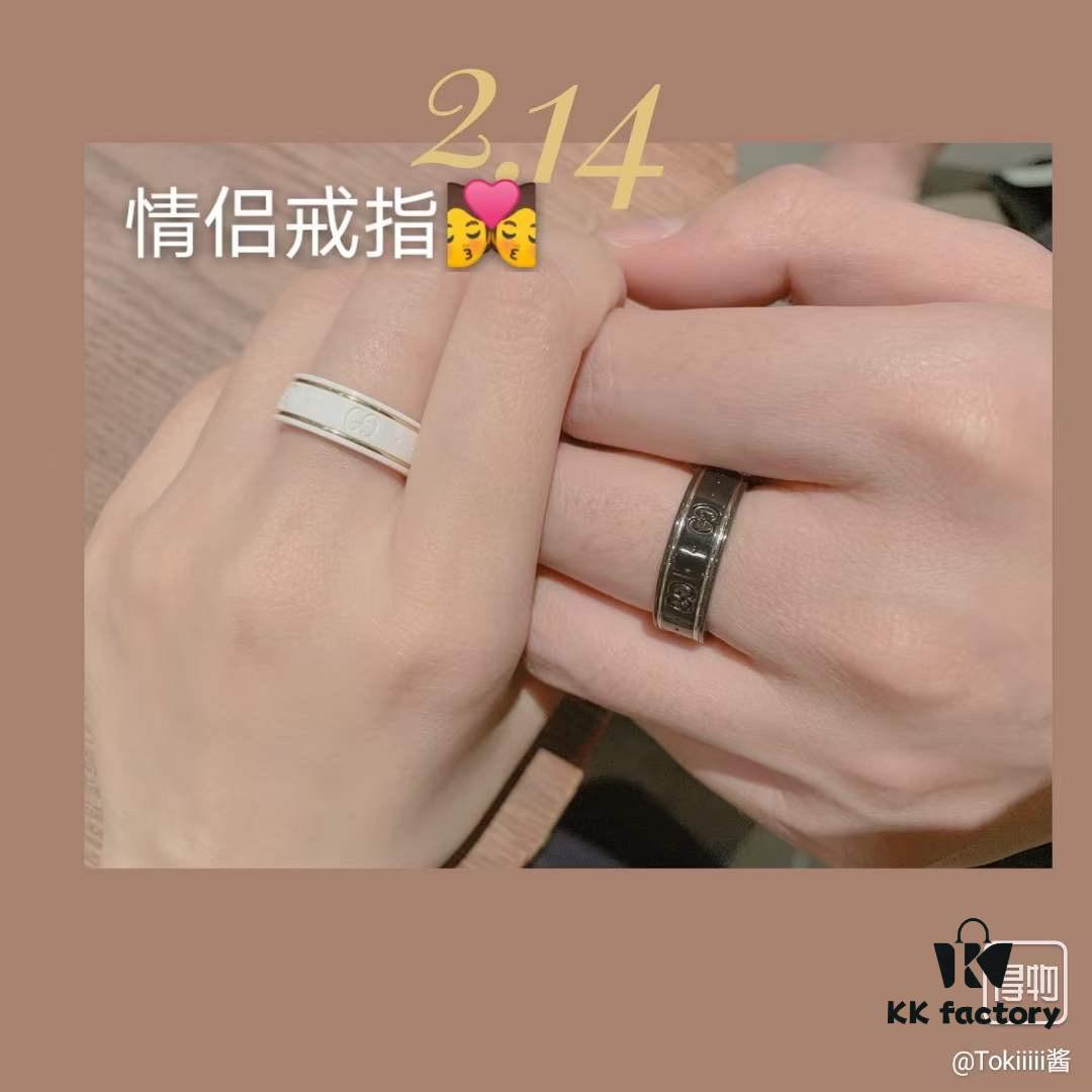 Gucci Icon Series Black and White Ceramic Couple's Ring with Gold Trim