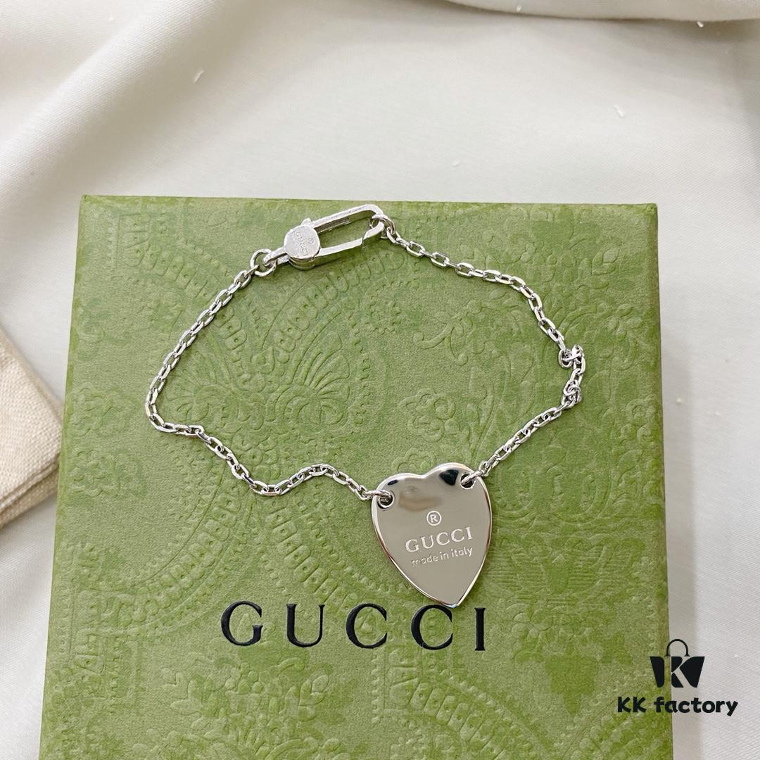 Gucci 925 Sterling Silver Heart Pendant Bracelet