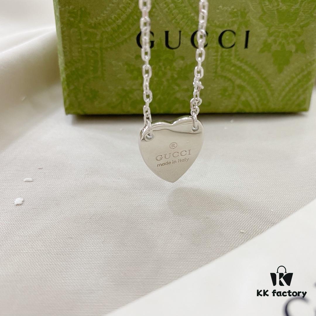 Gucci 925 Sterling Silver Heart Pendant Bracelet