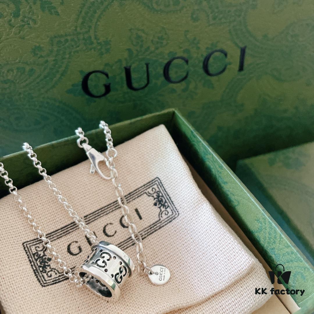 Essential Winter Accessory – Gucci-style Necklace, Silver Pendant Chain