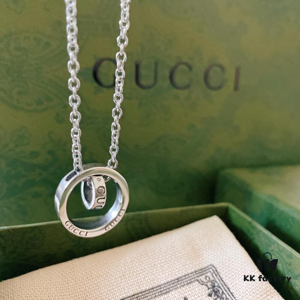 Essential Winter Gucci-style Necklace - Silver Pendant Chain
