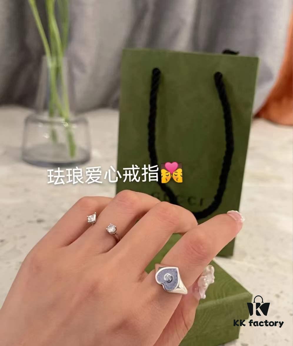 Gucci Interlocking G Enamel Heart Fashion Ring