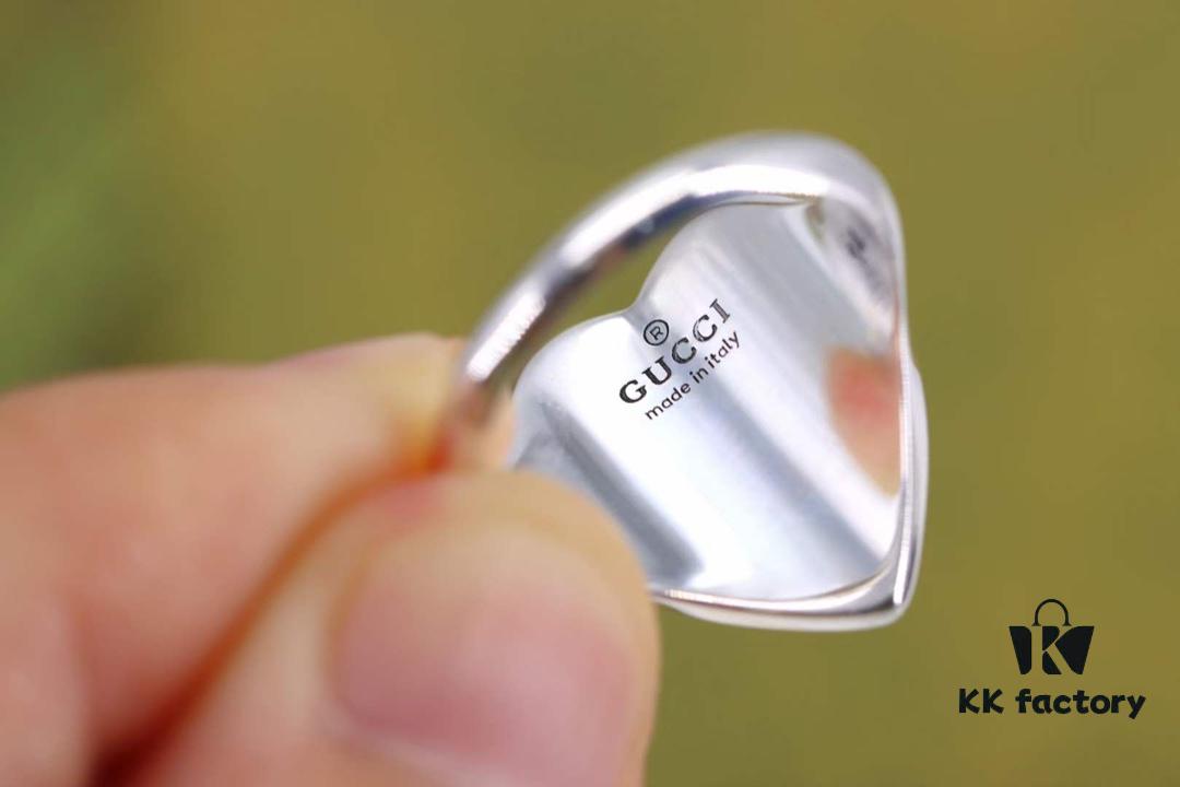 Gucci Enamel Letter Heart Fashion Ring