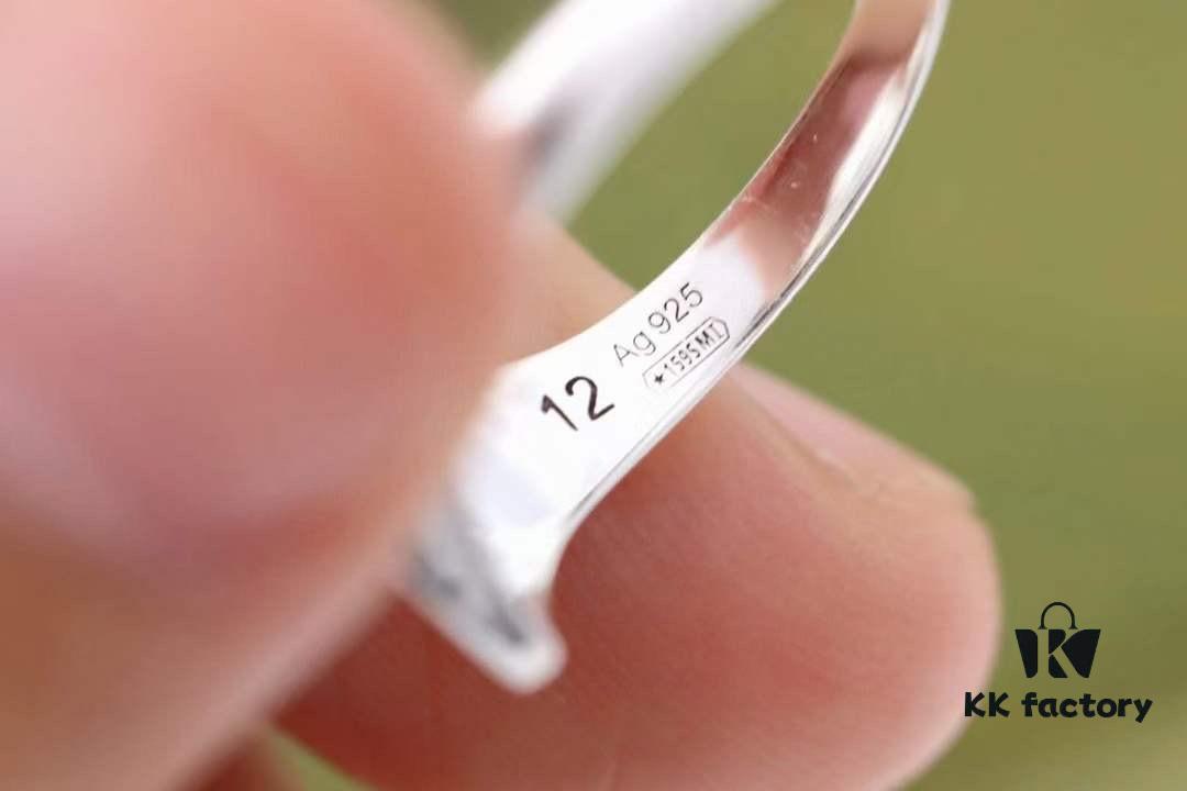 Gucci Interlocking Double G Enamel Heart Fashion Ring