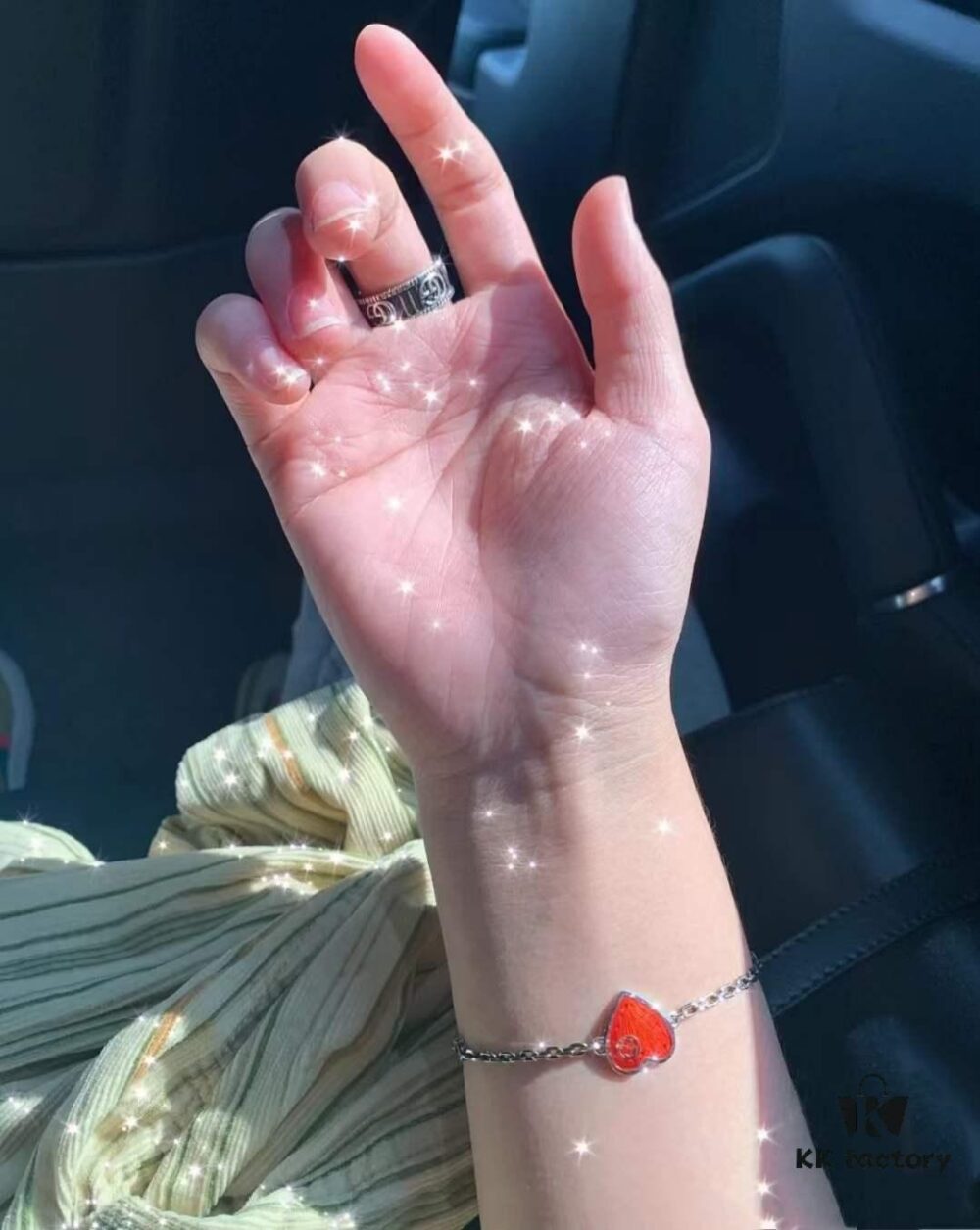 New Arrival💗 Gucci Interlocking Double G Red Enamel Heart Bracelet