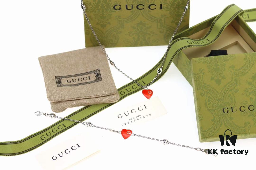 New Arrival💗 Gucci Interlocking Double G Red Enamel Heart Bracelet
