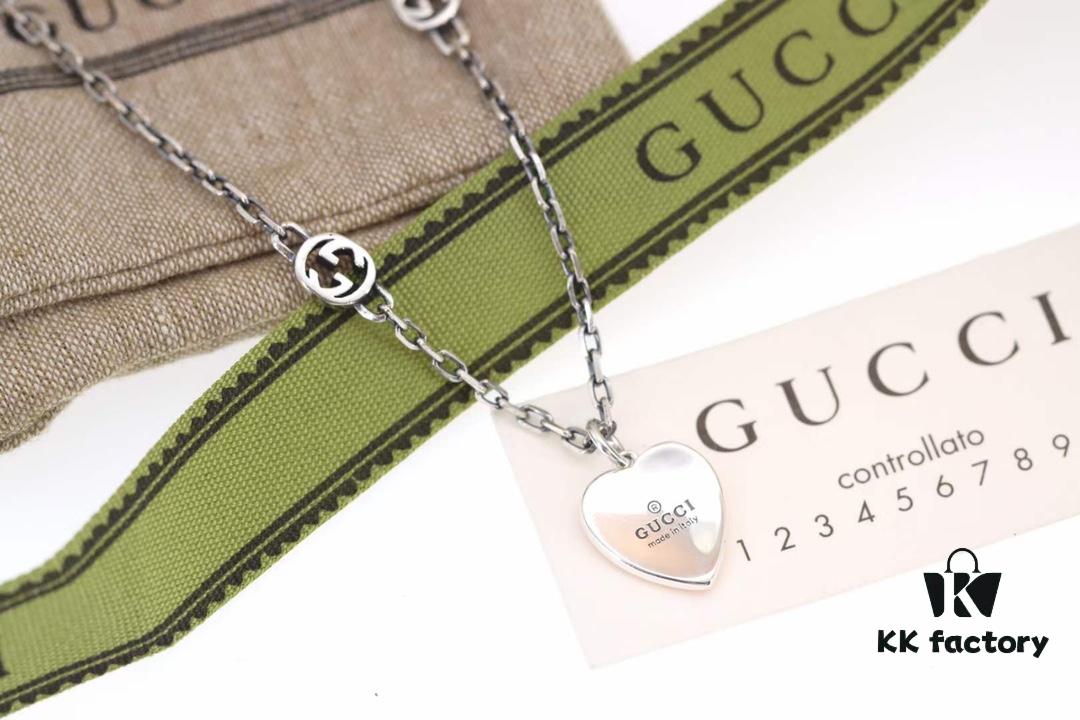 New Arrival💗 Gucci Interlocking Double G Red Enamel Heart Necklace