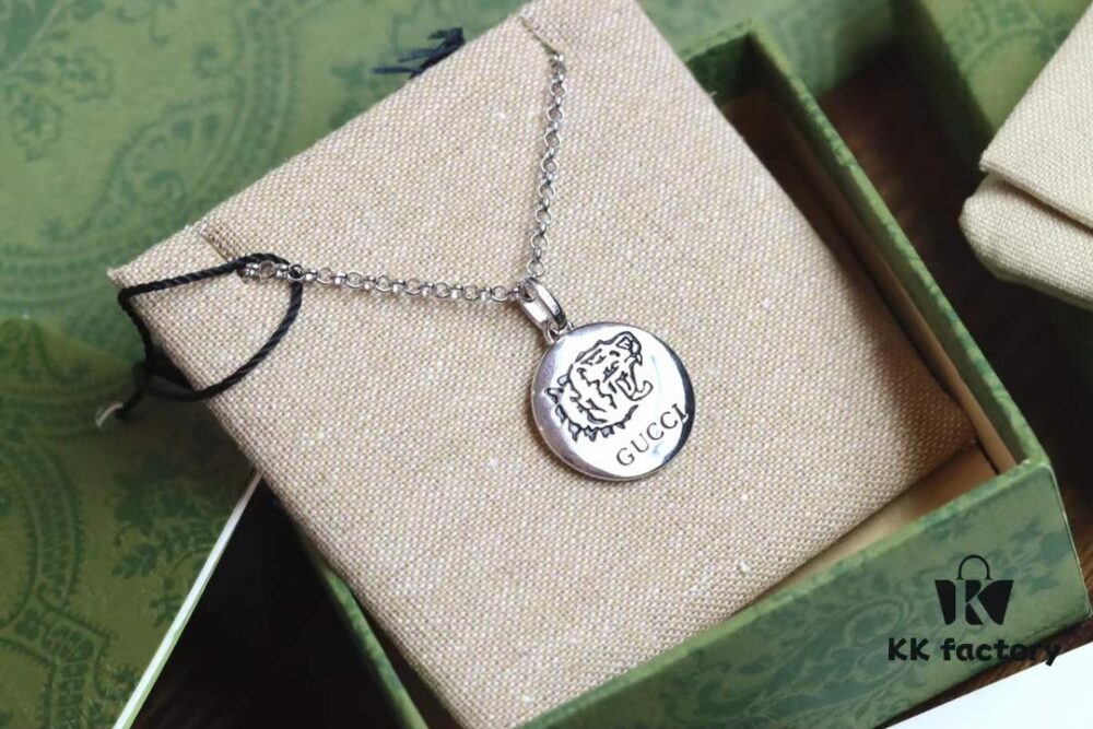 Valentine's Gift ❤️ Gucci Floral Bird Series Blind for Love Tiger Head Necklace