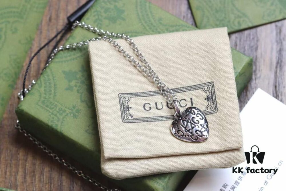 Valentine's Gift ❤️ Gucci Floral and Bird Series Blind for Love Star Necklace