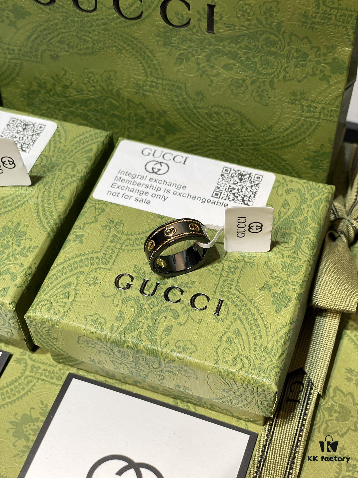 GUCCI Overseas Member Gift - Gucci Gold-Trimmed Double G Ceramic Ring