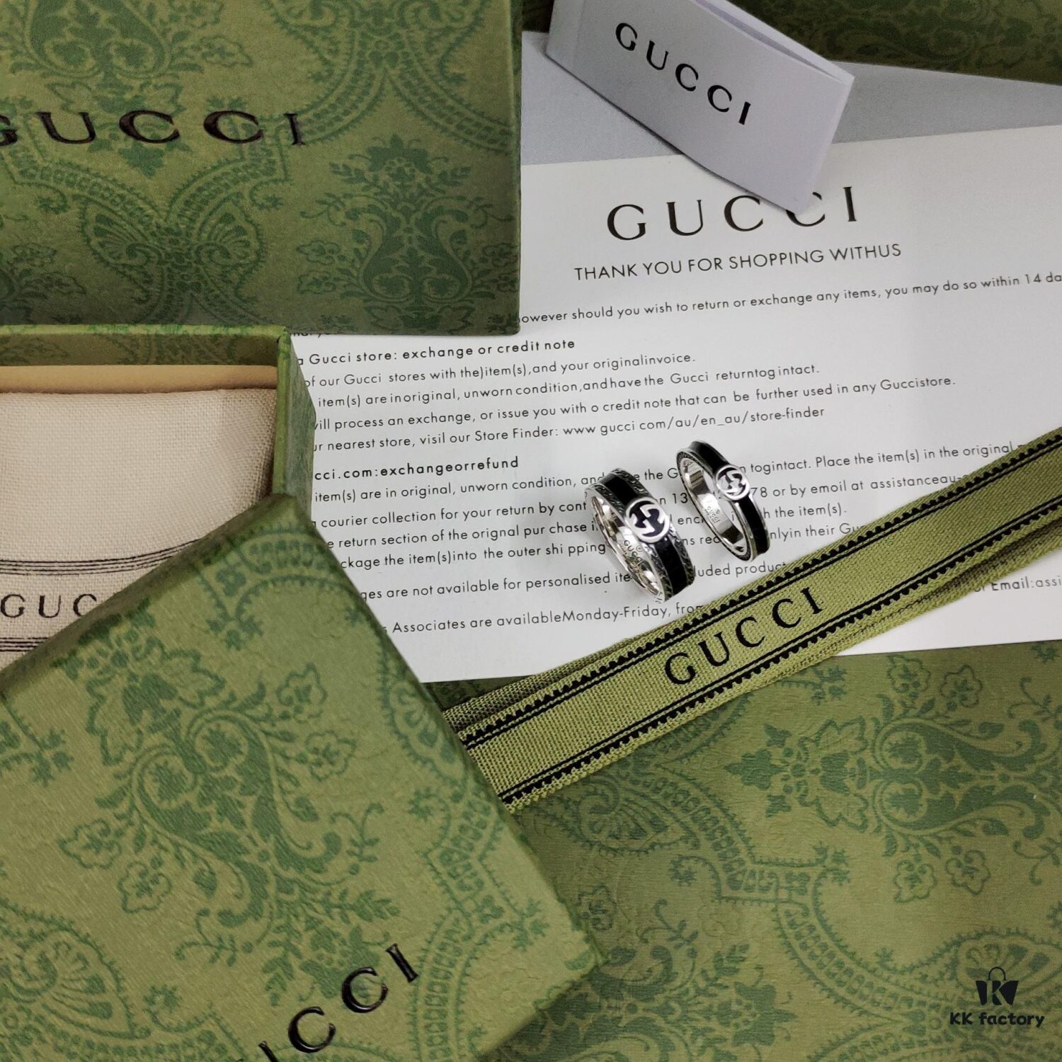 Gucci New Enamel Black Couple's Wide and Narrow Band