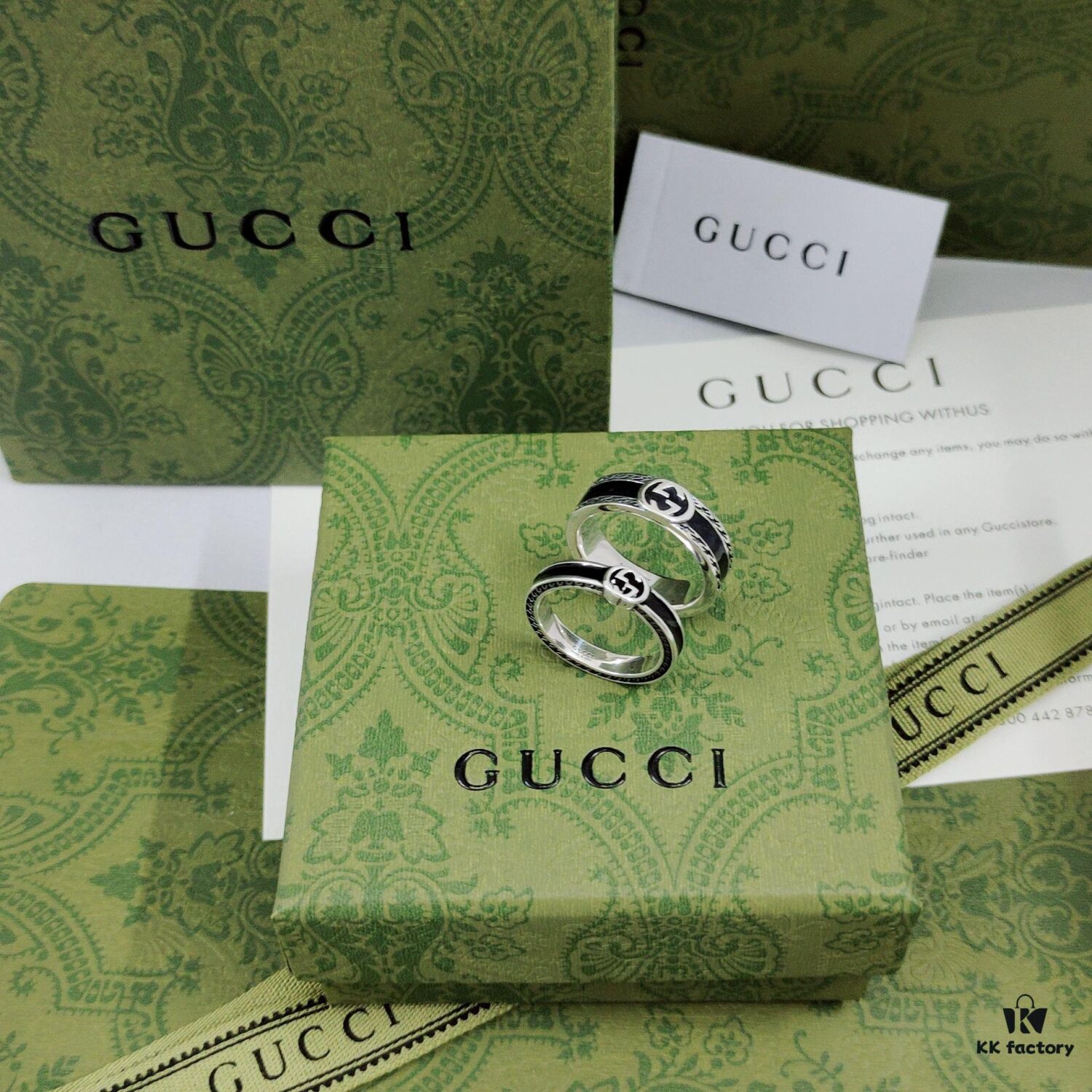 Gucci New Enamel Black Couple's Wide and Narrow Band