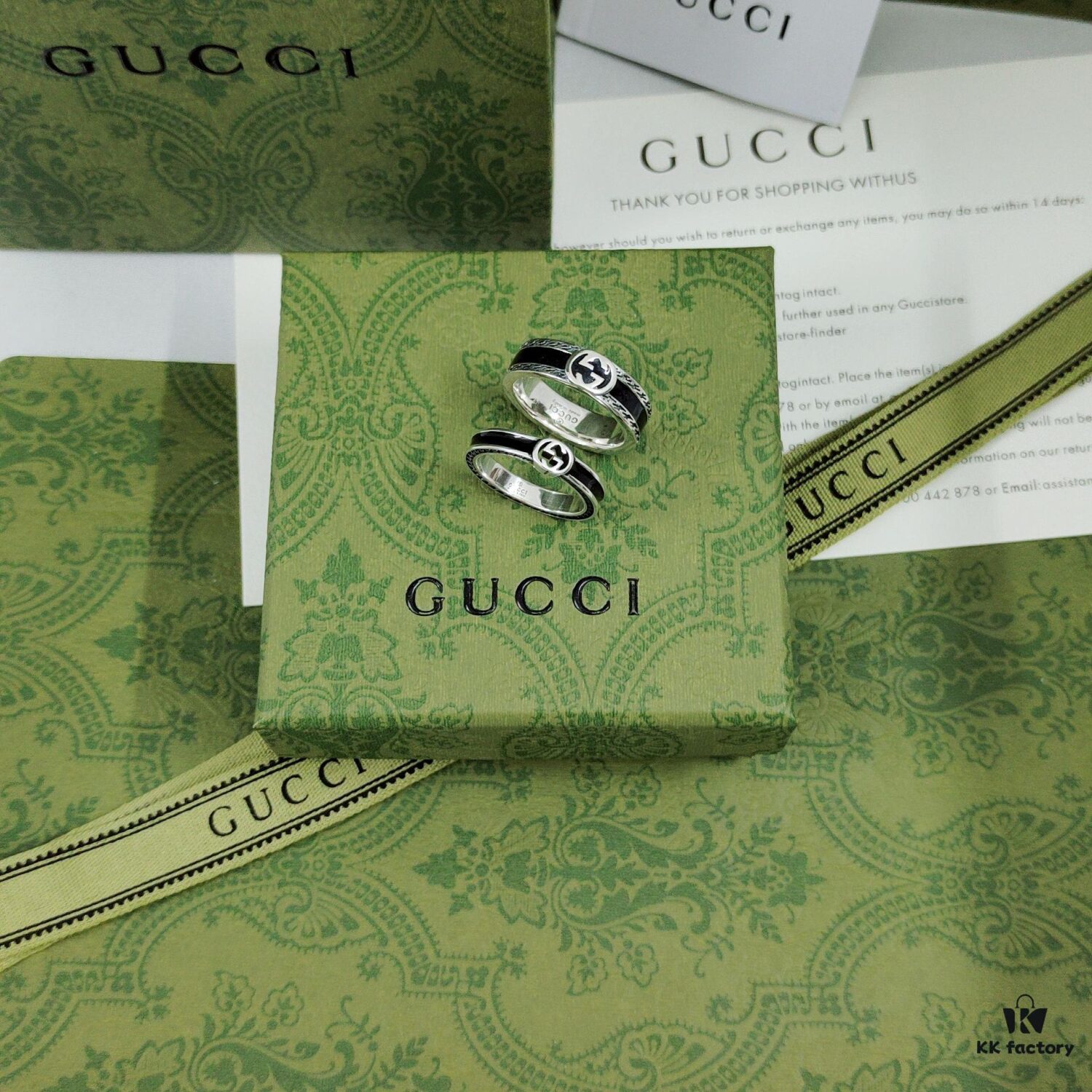 Gucci New Enamel Black Couple's Wide and Narrow Band