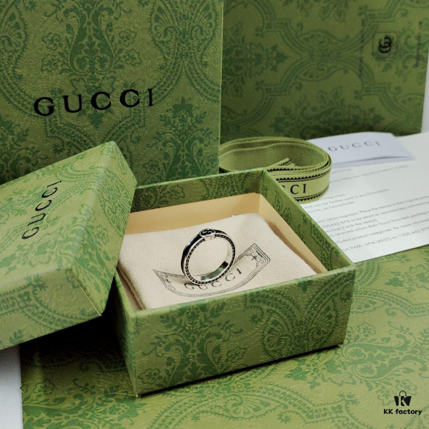 Gucci Black Enamel New Narrow Version Available, Start Your Couple's Look