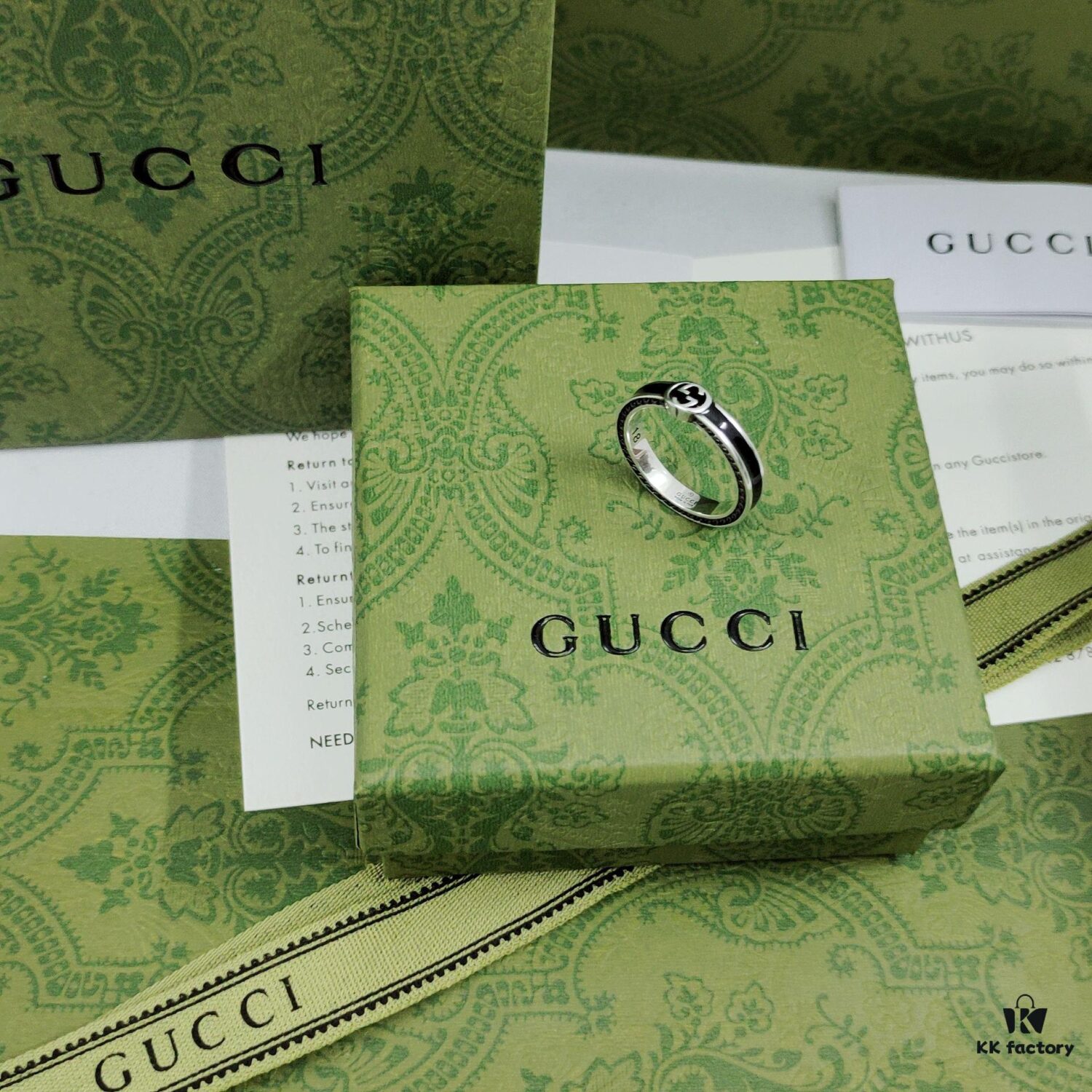 Gucci Black Enamel New Narrow Version Available, Start Your Couple's Look