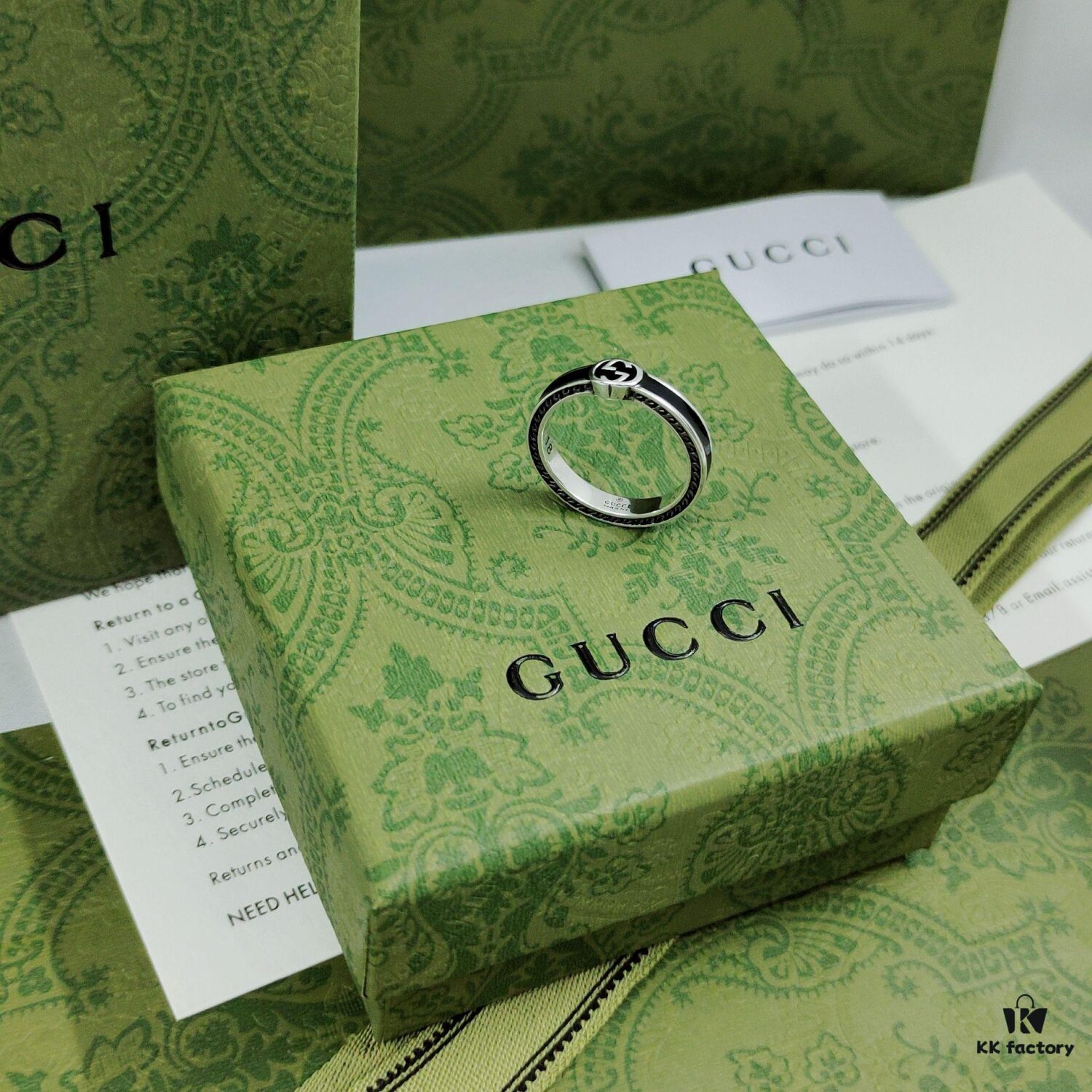 Gucci Black Enamel New Narrow Version Available, Start Your Couple's Look