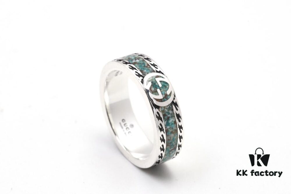 GUCCI New Arrival Interlocking Double G Ring with Stone Texture in Thin Brown and Gem Green Enamel