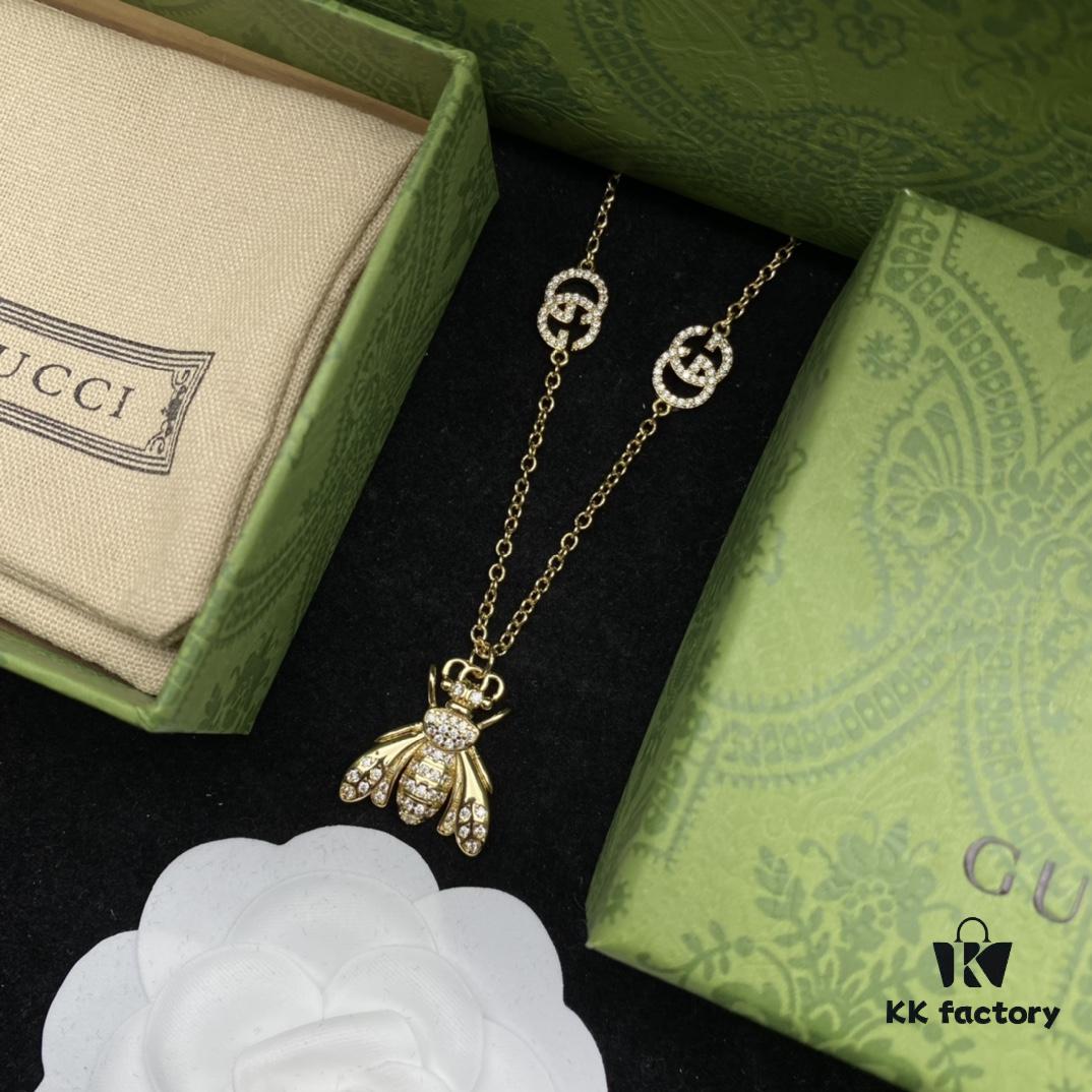 Gucci GG Bee Diamond-Paved Vintage Elegant Necklace