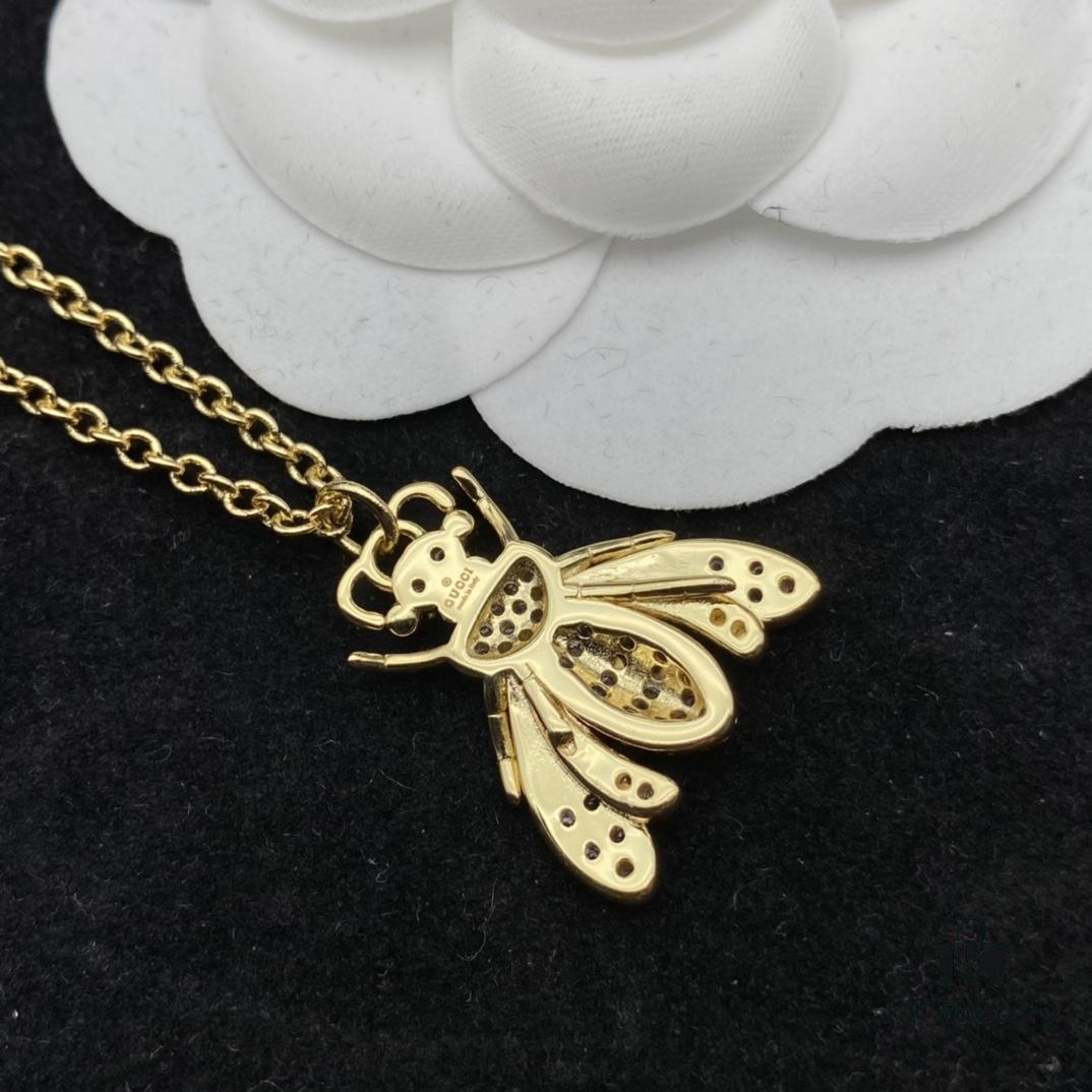 Gucci GG Bee Diamond-Paved Vintage Elegant Necklace