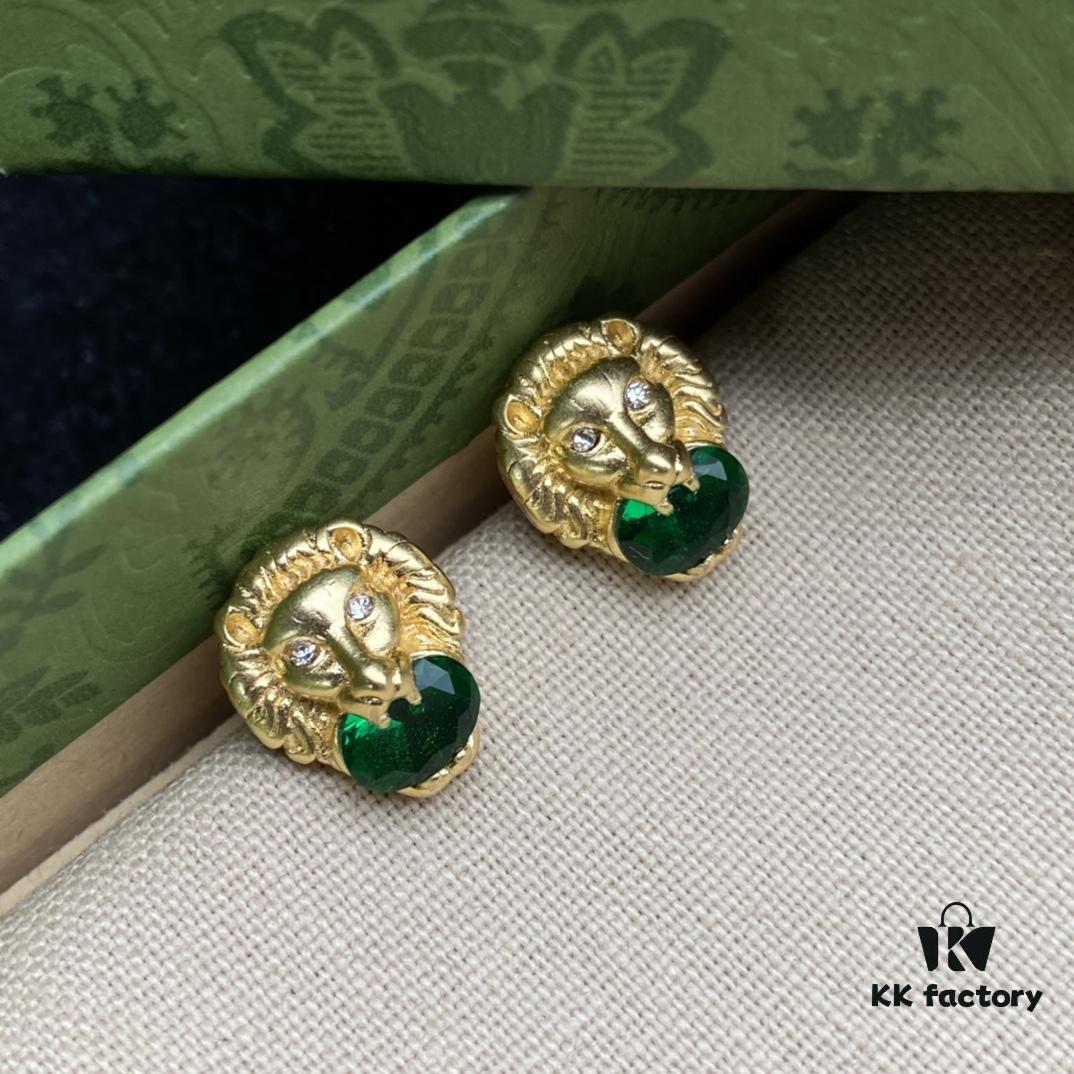 Gucci Lion Head Diamond-Paved Vintage Earrings 🦁️ 💚