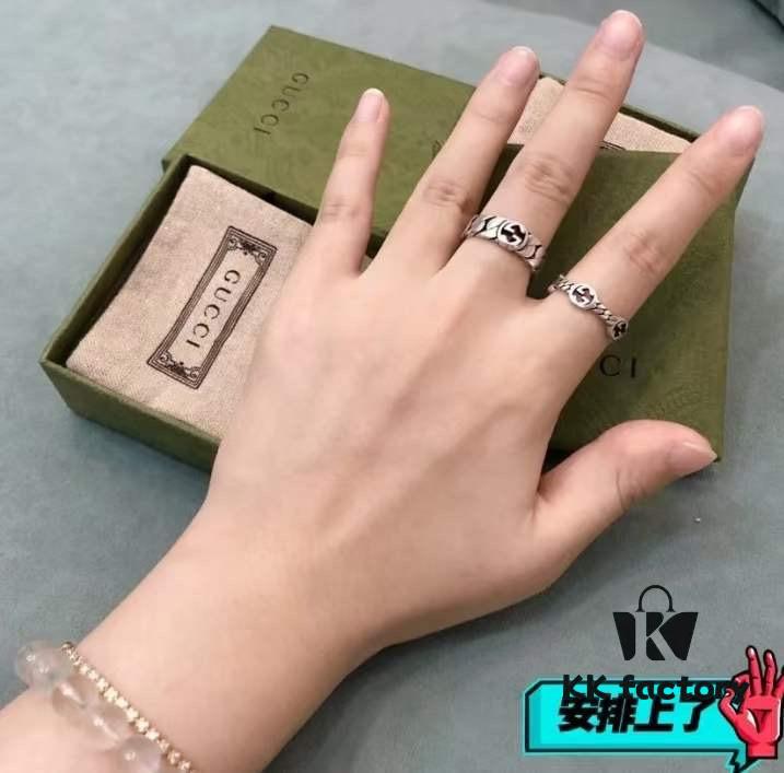 New Arrival💗 Gucci Interlocking Slim Black Enamel Double G Ring