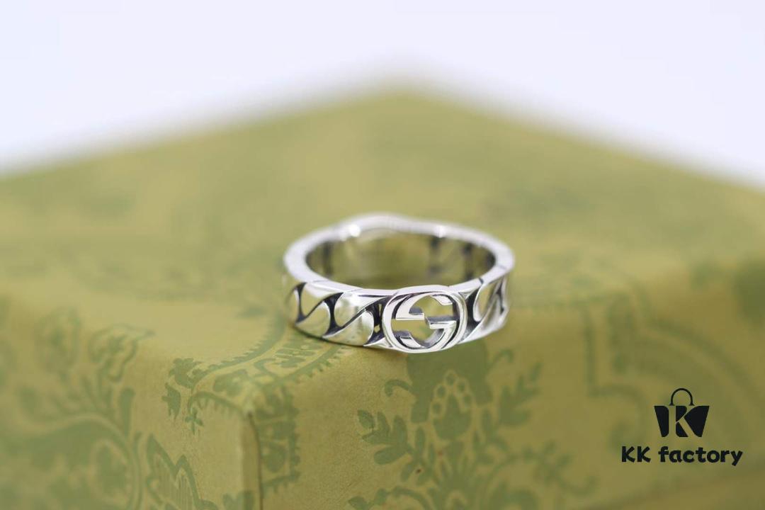 New Arrival💗 Gucci Interlocking Wide Black Enamel Double G Ring in Sterling Silver. 5351120