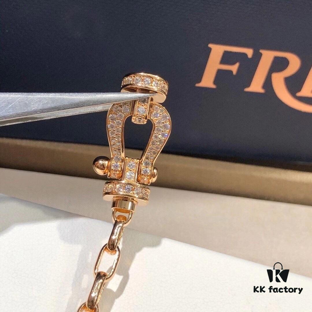 Fred FRED France FORCE10 Series Diamond-Studded Horseshoe Clasp Chain Bracelet – Large Size