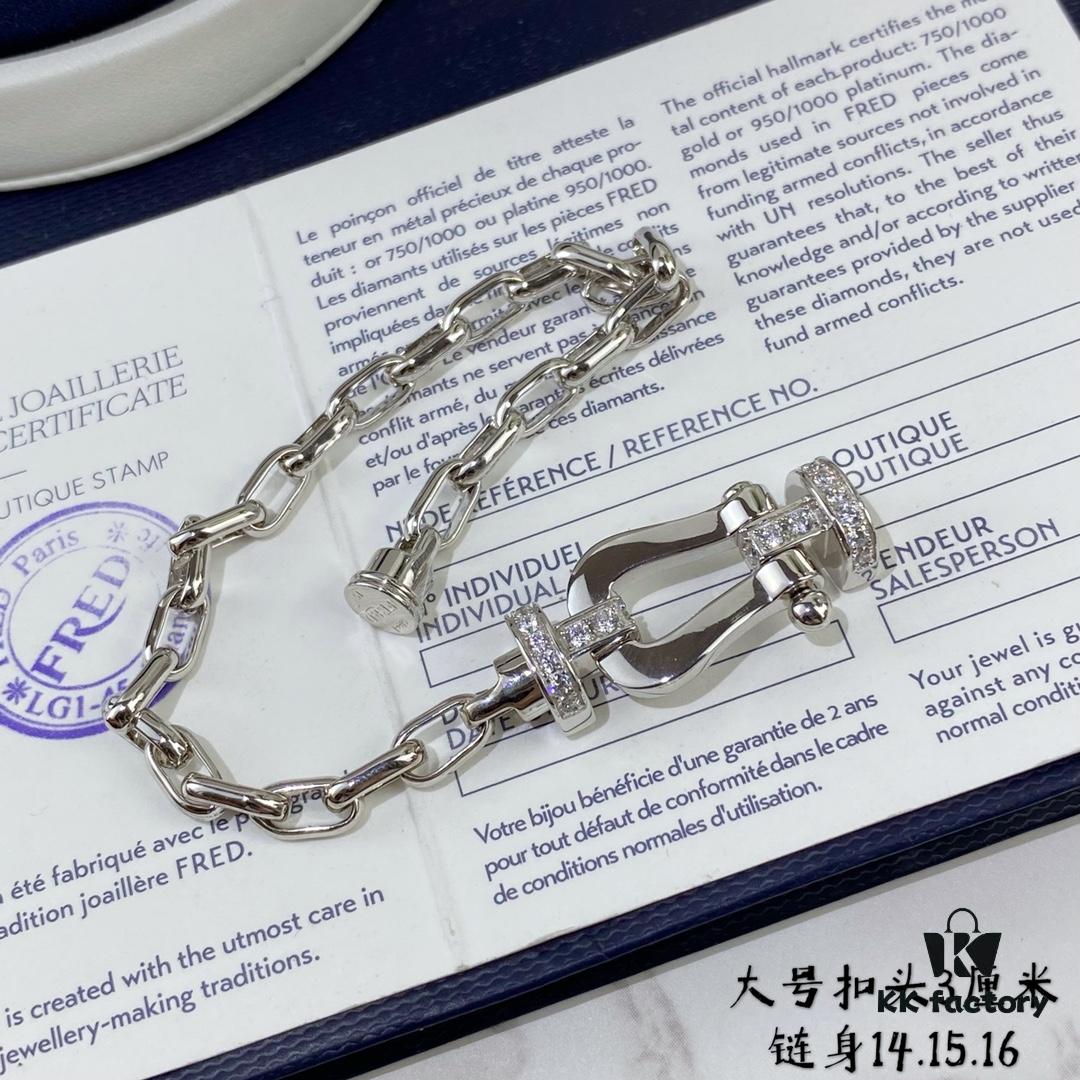 V Gold Material with Large Chain – New Arrival ❤️ Hot Release 🎉 Fred-style Oversized Half-Diamond Buckle Bracelet 👉🏻 Luxury, Fashionable, Exquisite ⚪️⭐️ High-End Custom Design – Thickened 18K Gold Plated Craftsmanship, Precision Micro-Inlay, A Must-Have for Influencers and Fashion Enthusiasts