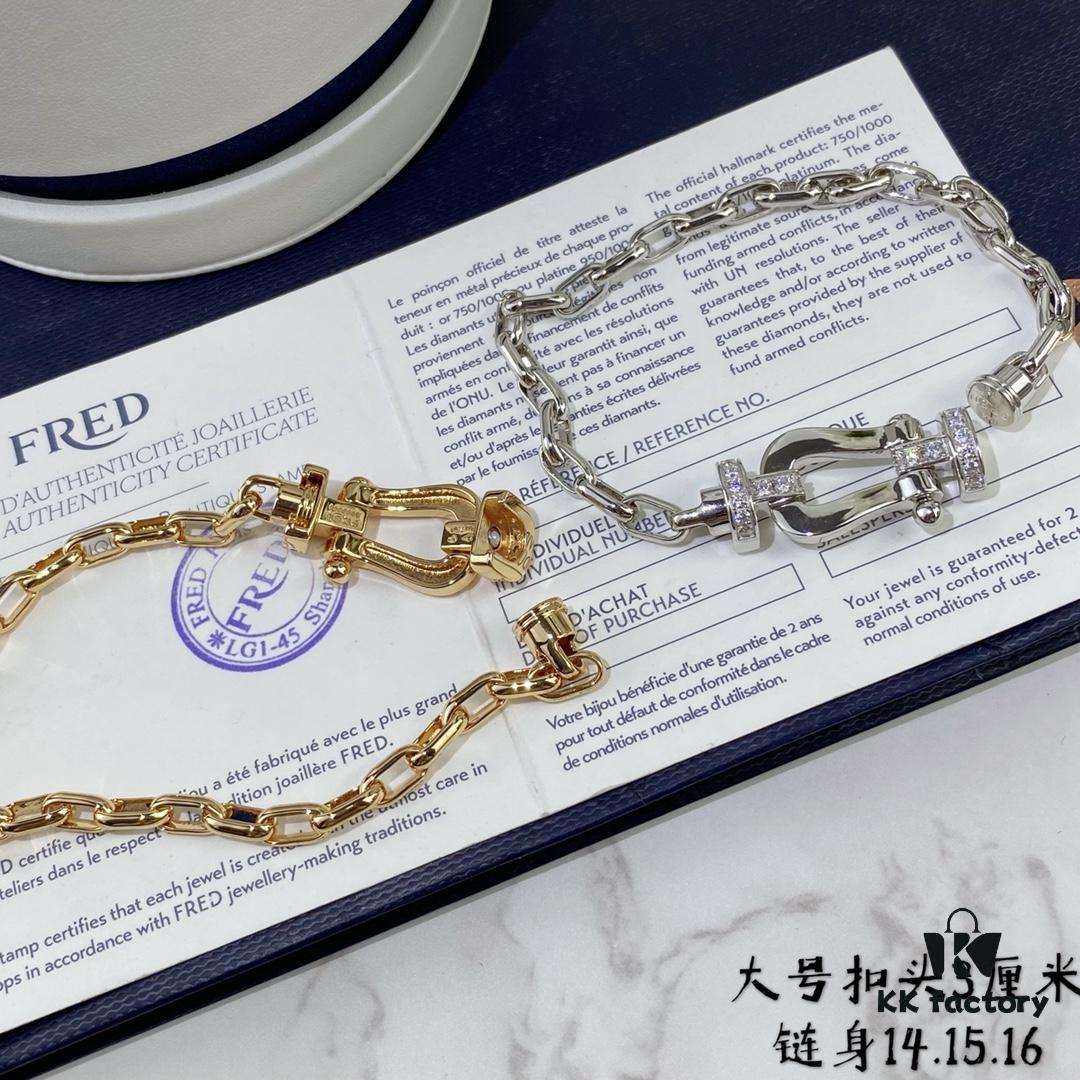 V Gold Material with Large Chain – New Arrival ❤️ Hot Release 🎉 Fred-style Oversized Half-Diamond Buckle Bracelet 👉🏻 Luxury, Fashionable, Exquisite ⚪️⭐️ High-End Custom Design – Thickened 18K Gold Plated Craftsmanship, Precision Micro-Inlay, A Must-Have for Influencers and Fashion Enthusiasts
