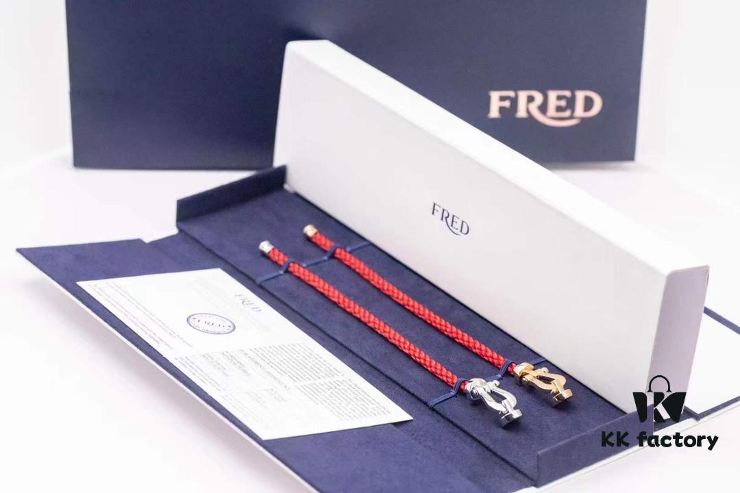 FRED Smooth U-Shaped Horsehoof Clasp Red Rope Bracelet