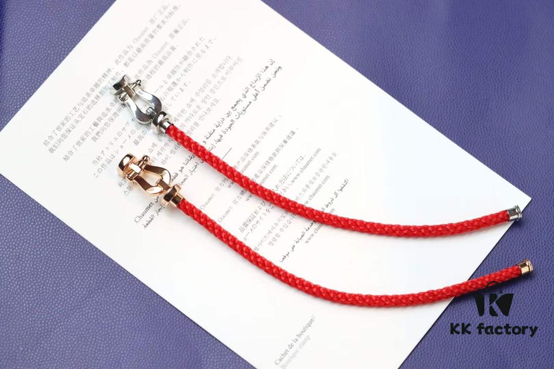 FRED Smooth U-Shaped Horsehoof Clasp Red Rope Bracelet