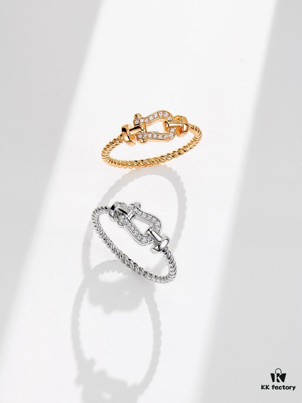 Exquisitely Compact Horsebit Ring